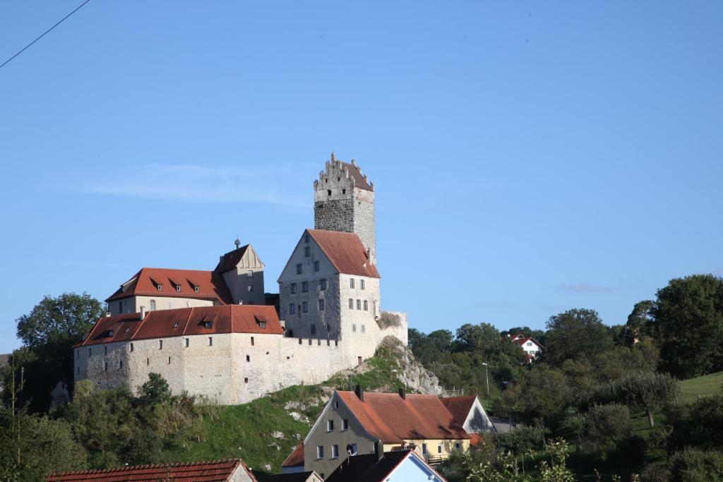 Burg Katzenstein Ξενοδοχείο Εξωτερικό φωτογραφία